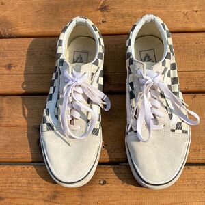 Vans of the Wall Shoes